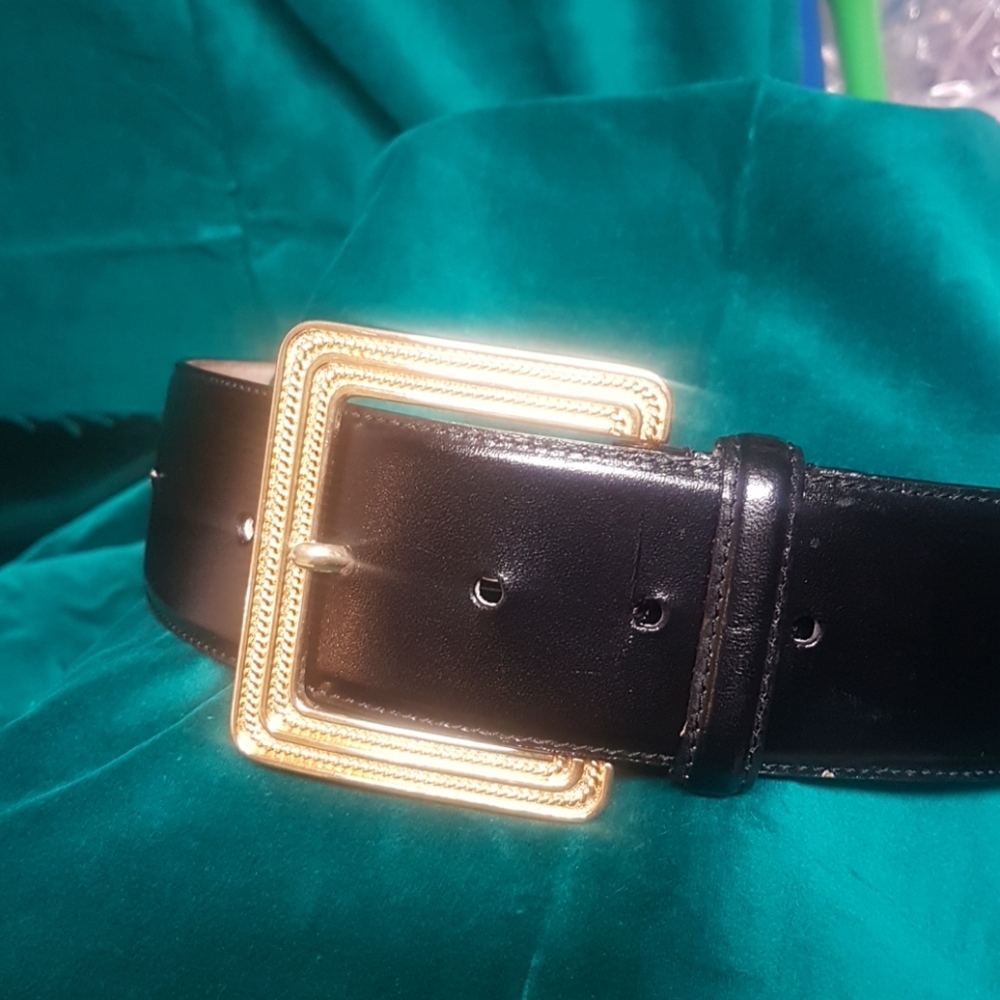 Black leather Liz Claiborne M size ladies belt